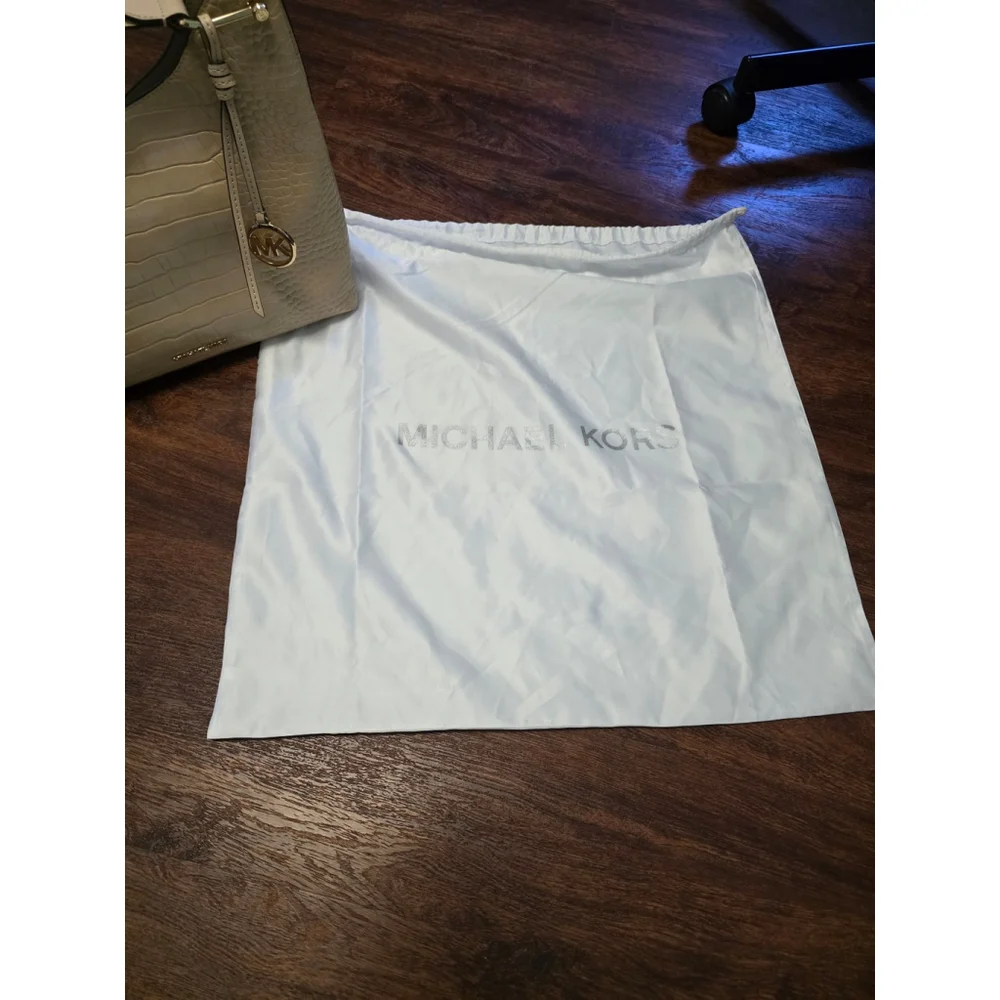 Michael Kors Joan Large Slouchy Shoulder Bag - Picture 10 of 10